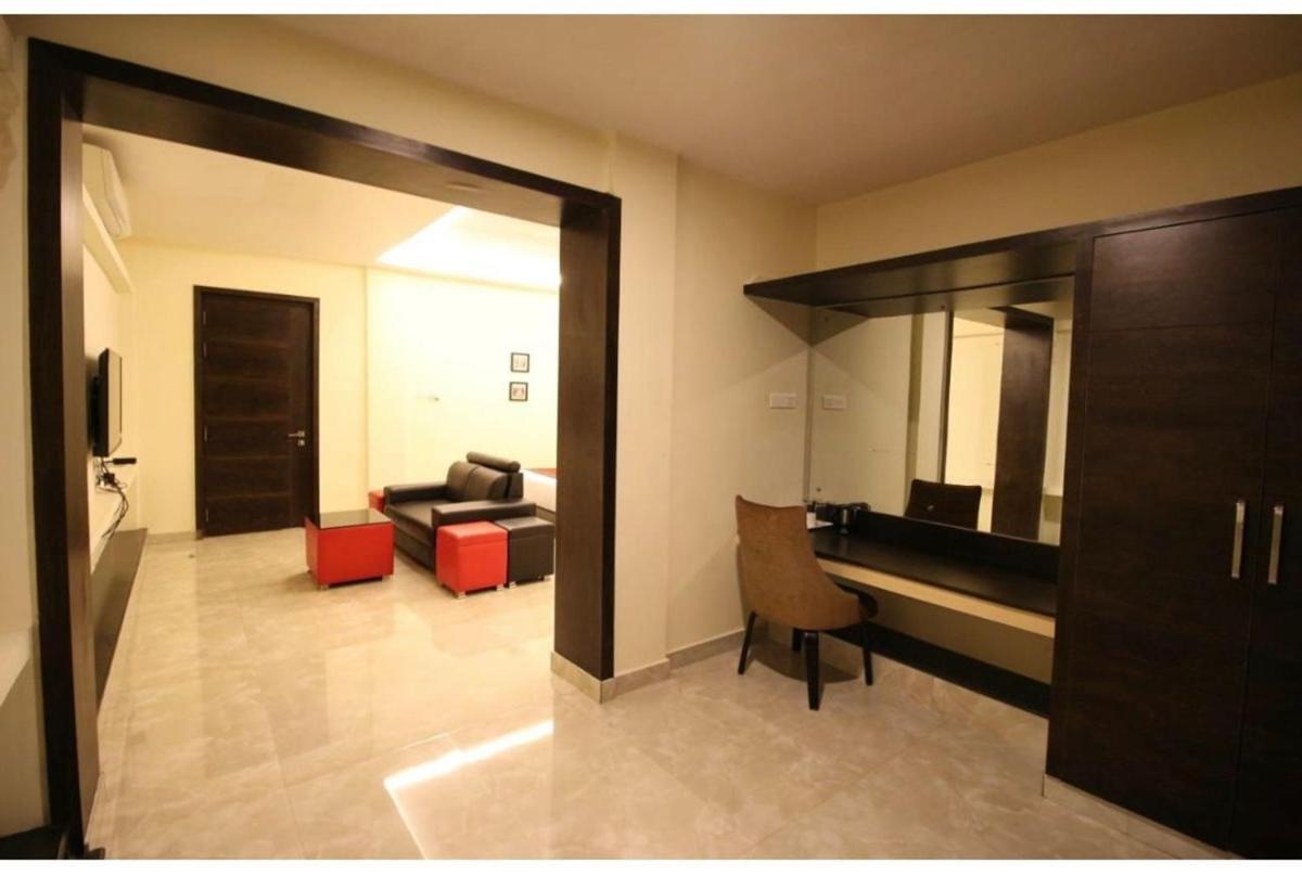 The Butterfly Luxury Serviced Apartments Visakhapatnam Exteriör bild