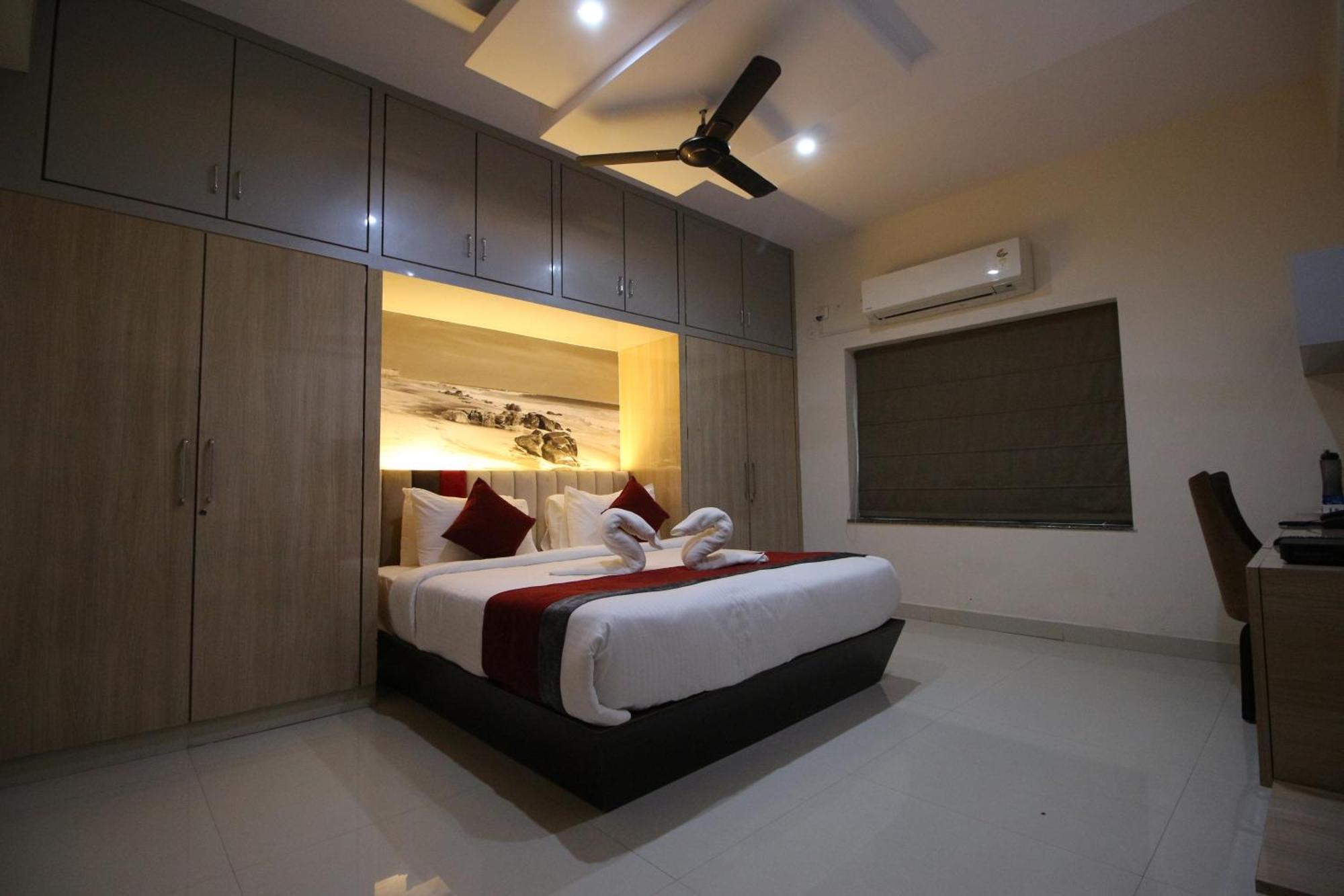 The Butterfly Luxury Serviced Apartments Visakhapatnam Exteriör bild