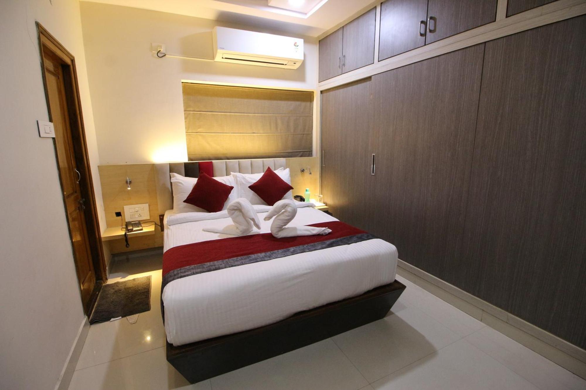 The Butterfly Luxury Serviced Apartments Visakhapatnam Exteriör bild