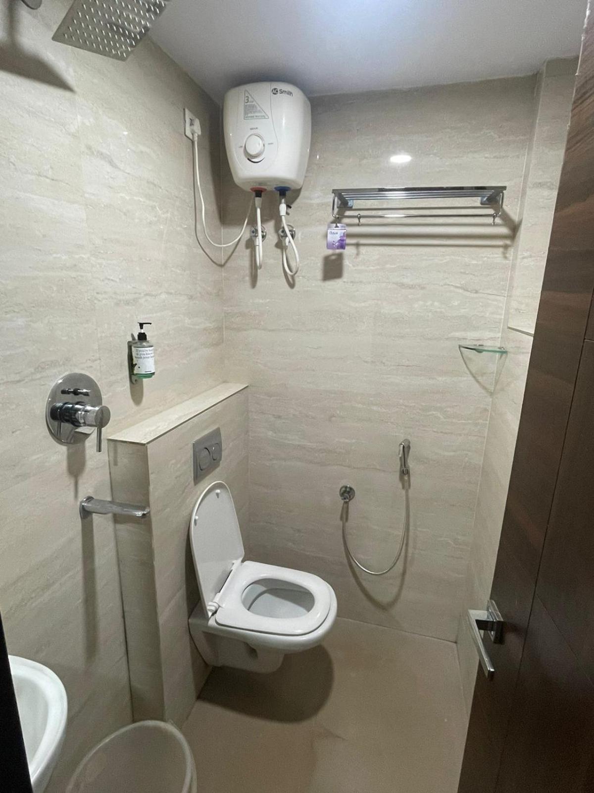 The Butterfly Luxury Serviced Apartments Visakhapatnam Exteriör bild